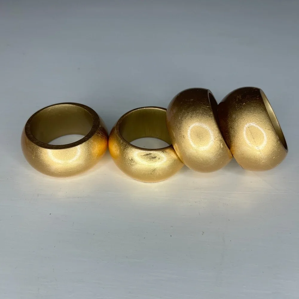 Gold Tone Napkin Rings Set of 4 Thick Rounded Table Decor Unbranded